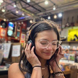 Meet your Posher, Casy